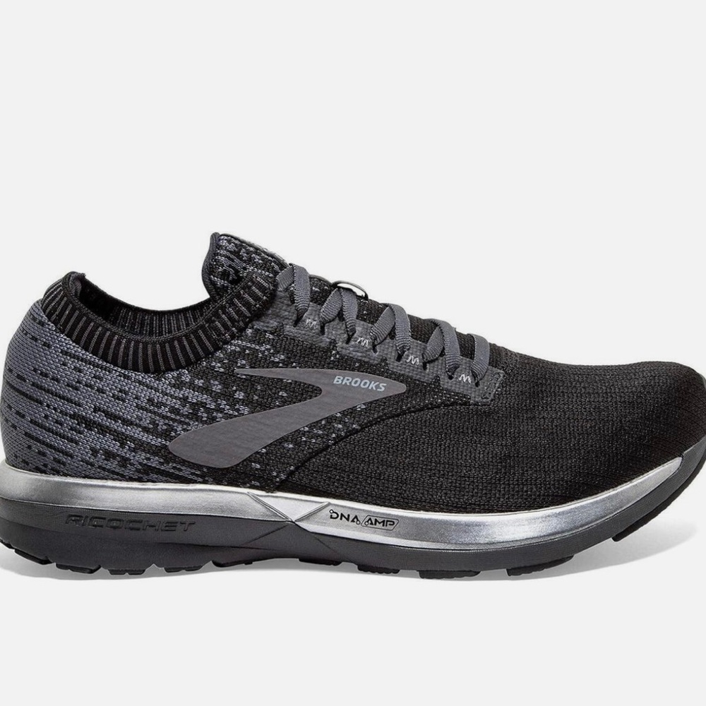 Brooks Ricochet sneakers
